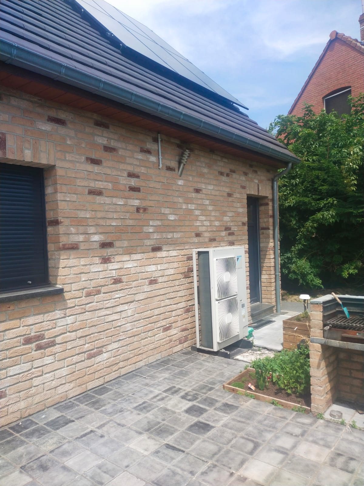 Climatisation Daikin et panneaux solaires